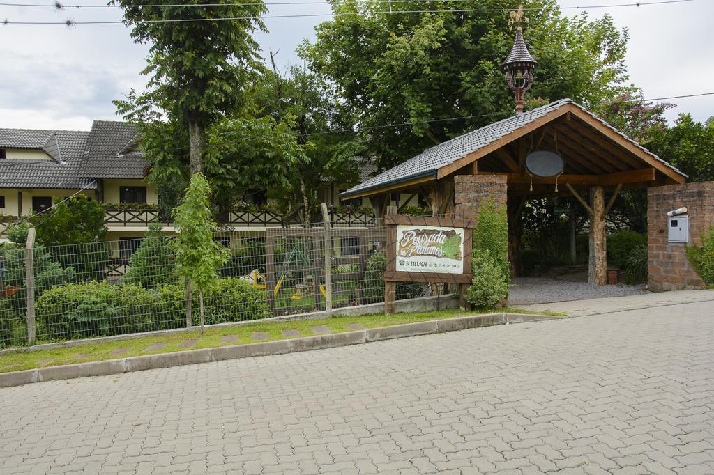 Dos Platanos Inn